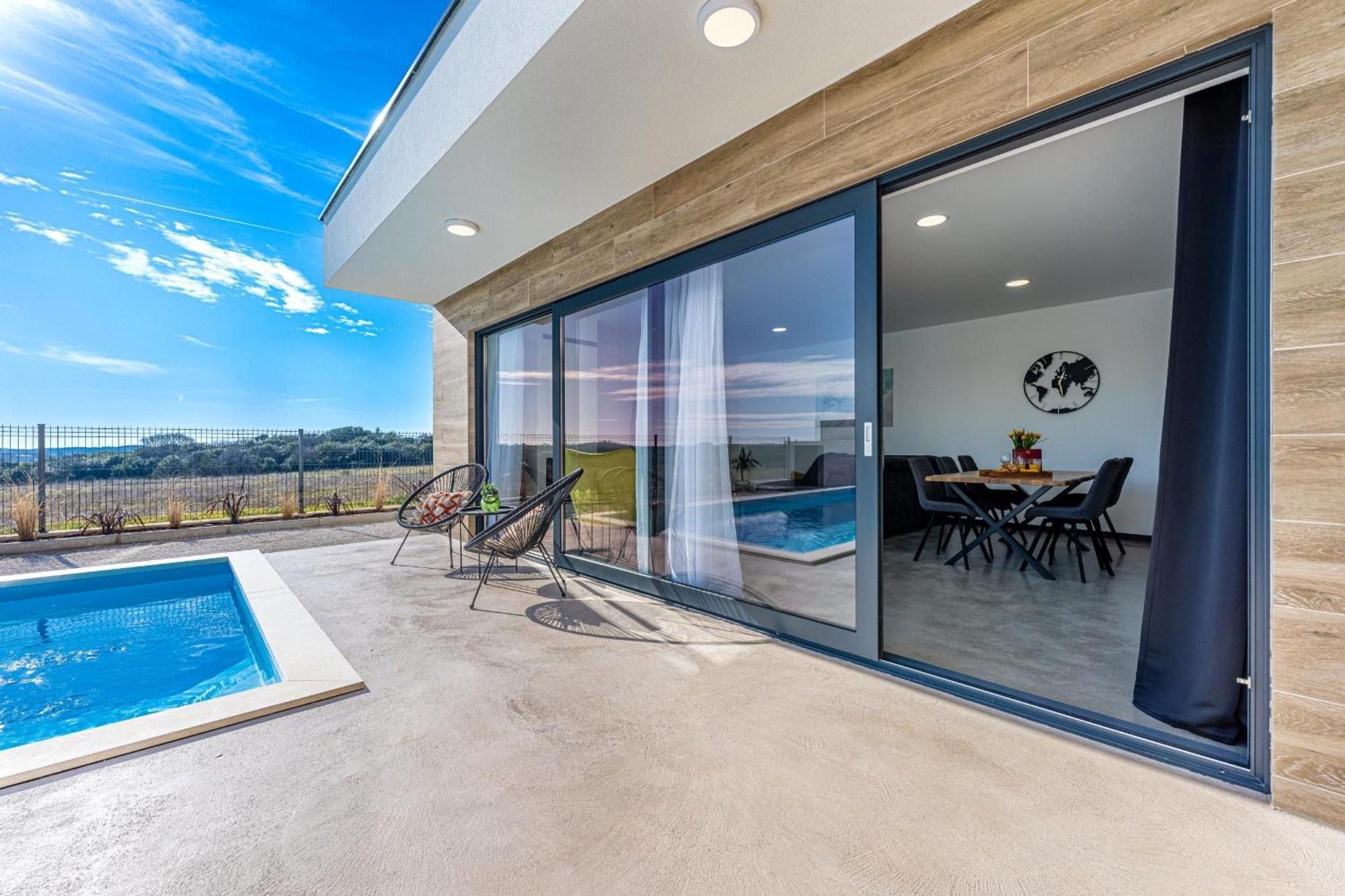 Aura Holiday home *