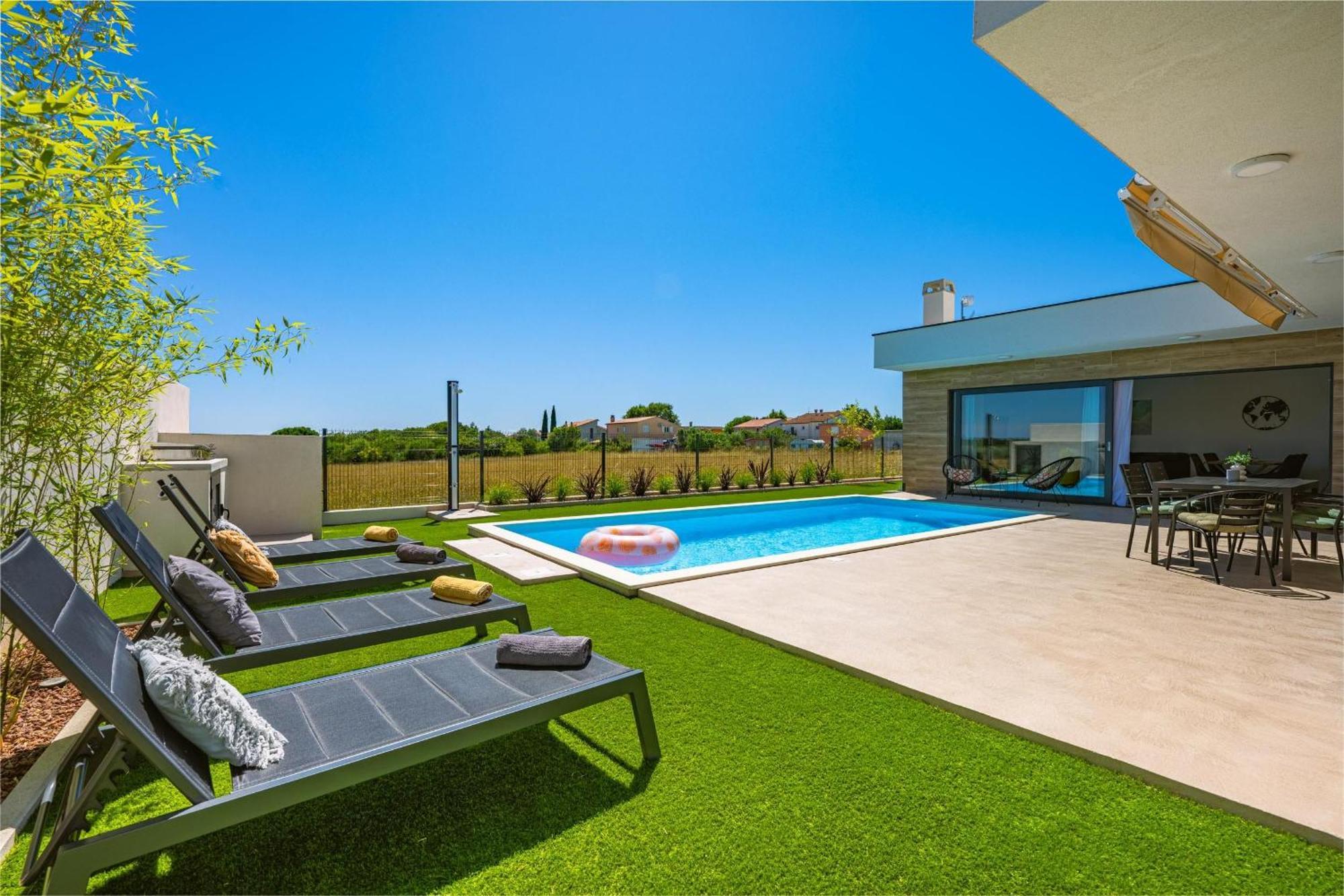 Aura Holiday home *
